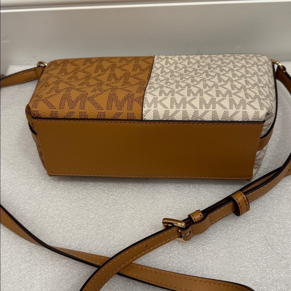 Michael Kors Tan and Cream Crossbody Bag - Picture 5 of 7